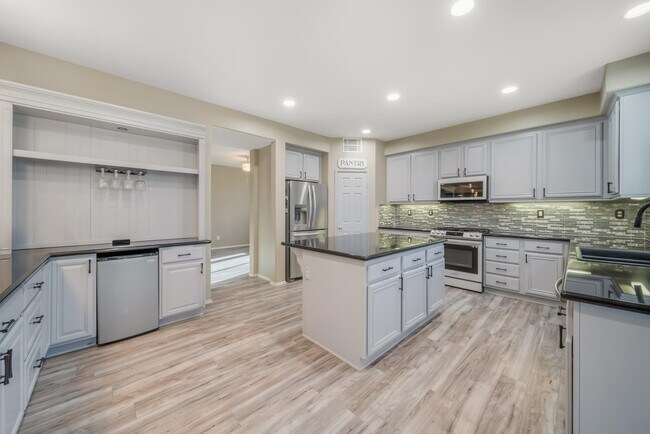 Building Photo - 79910 Camden Dr