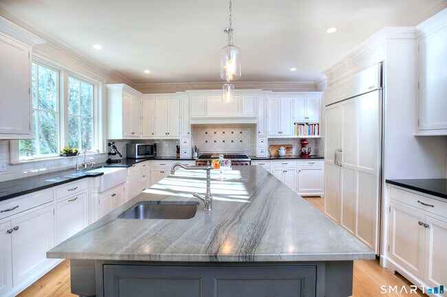 Building Photo - 37 Beaver Brk Rd