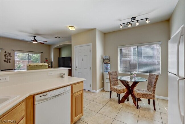 Building Photo - Gorgeous 3BR 2.5BA Townhome w/ Pool Access + Park + Private Backyard & Patio in Las Vegas