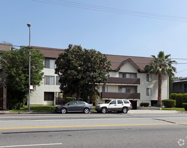 Building Photo - 15049 Burbank Blvd