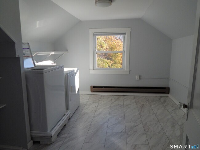 Building Photo - 91 Holden St