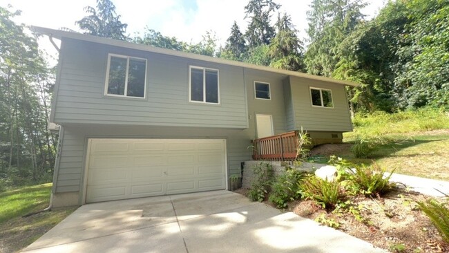 Building Photo - Charming 2-Bedroom Home with Garage Near P...