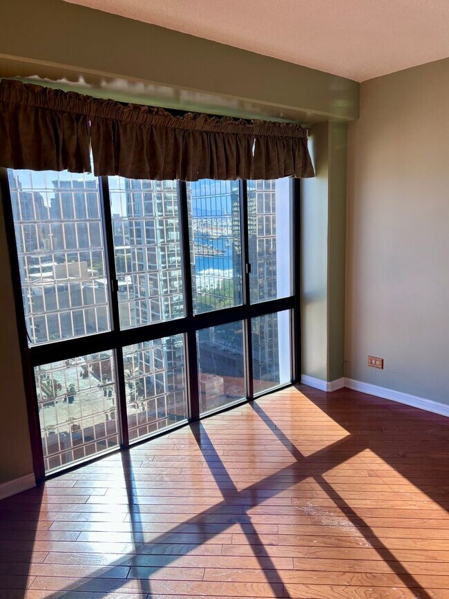 Building Photo - Available Now | 2 Bedroom, 2 bathroom, 1 a...