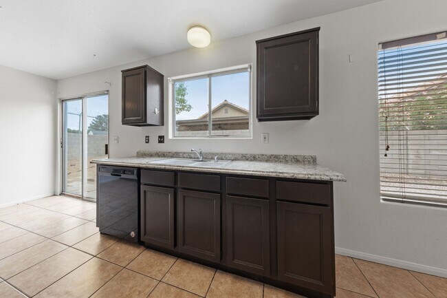 Building Photo - Spacious 4-Bedroom Home on Oversized Lot –...