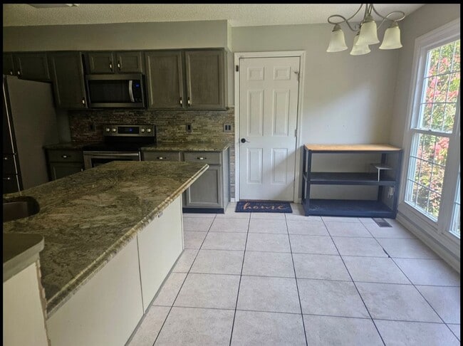 Building Photo - Knoxville 37934 - Beautiful 4-Bedroom, 2.5-Bath Home with Bonus Room in Desirable Farragut – 2,62...