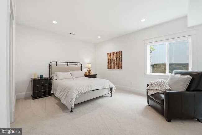 Building Photo - 2504 12th St N