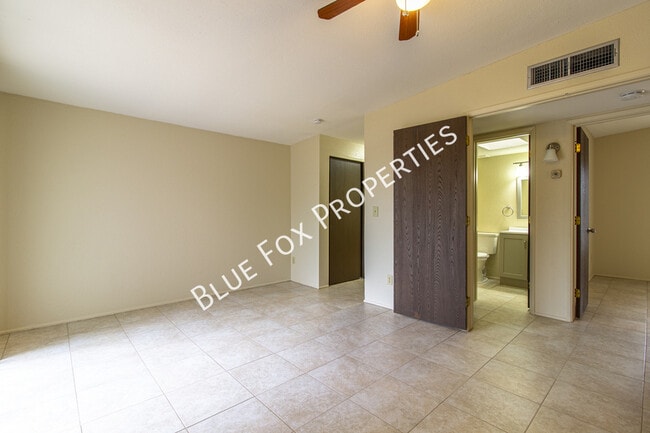 Building Photo - 2618 S Camino Seco