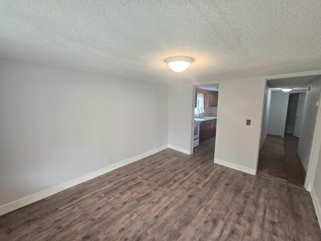 Building Photo - 1007 Olsen Ave