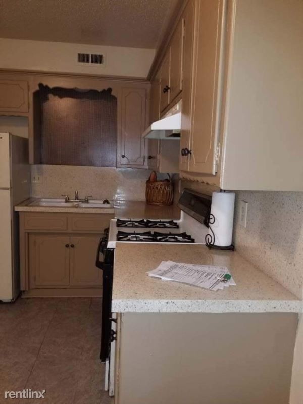 Building Photo - 1 br, 1 bath Apartment - 7100 NW 43rd St
