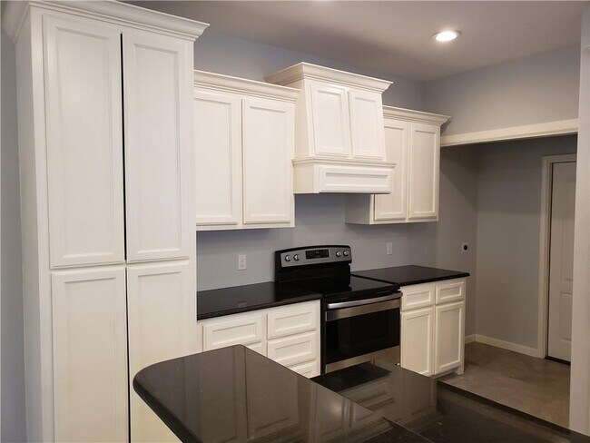 Building Photo - 1638 Clare Dr