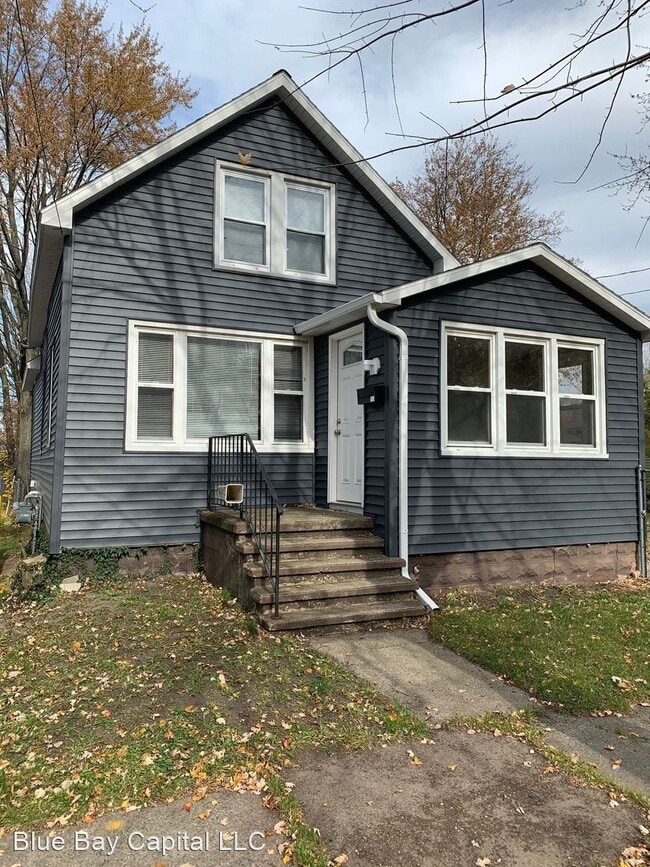 Primary Photo - 3 br, 1 bath House - 372 Orchard Avenue