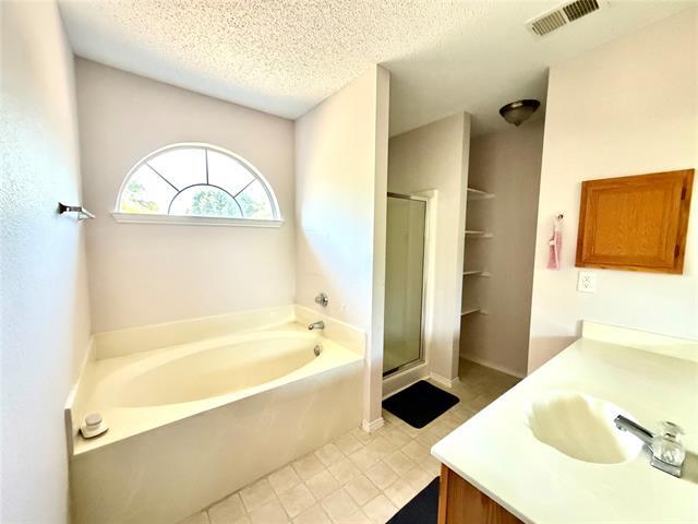 Building Photo - 1720 Circle Creek Dr