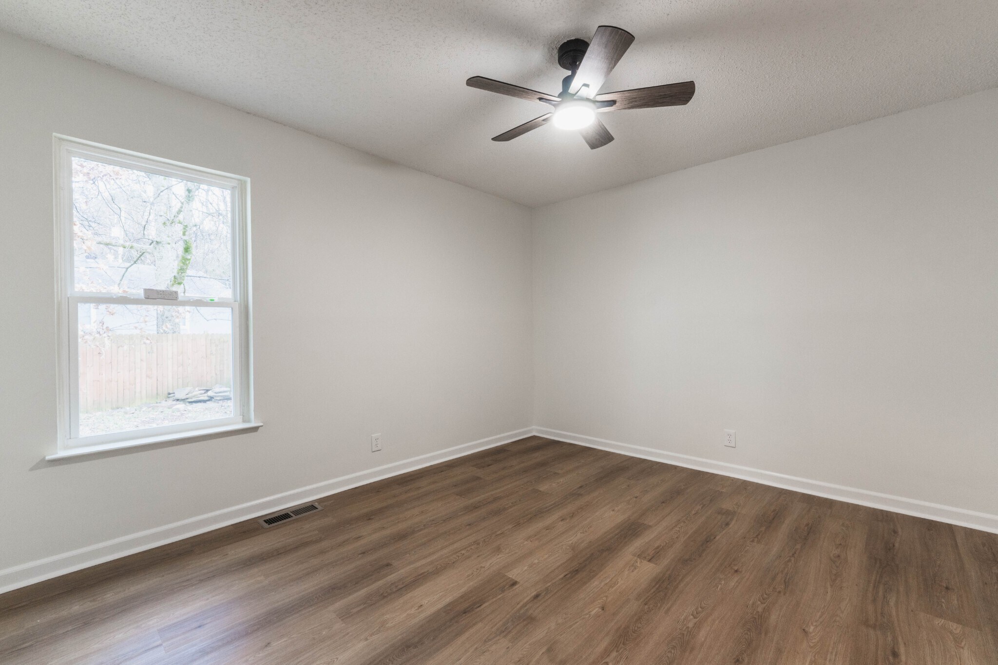 Building Photo - 1805 Meadow Cliff Dr