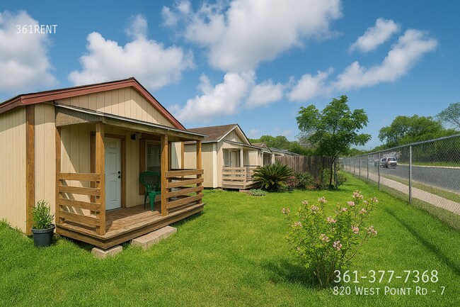 Building Photo - 820 W Point Rd