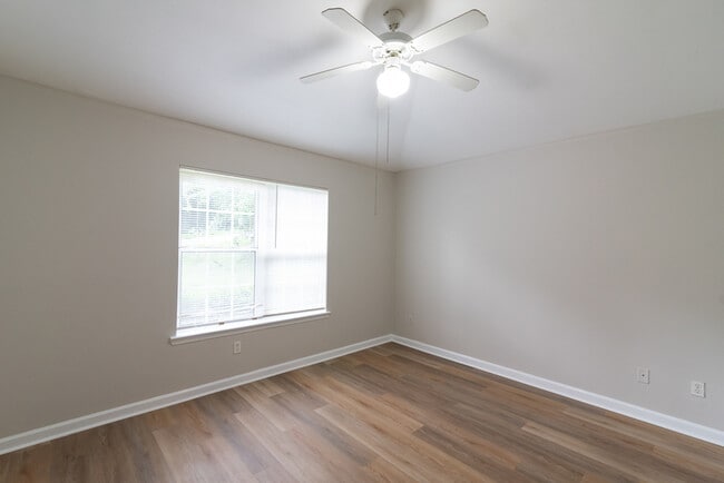 Building Photo - 285 E Harrison St