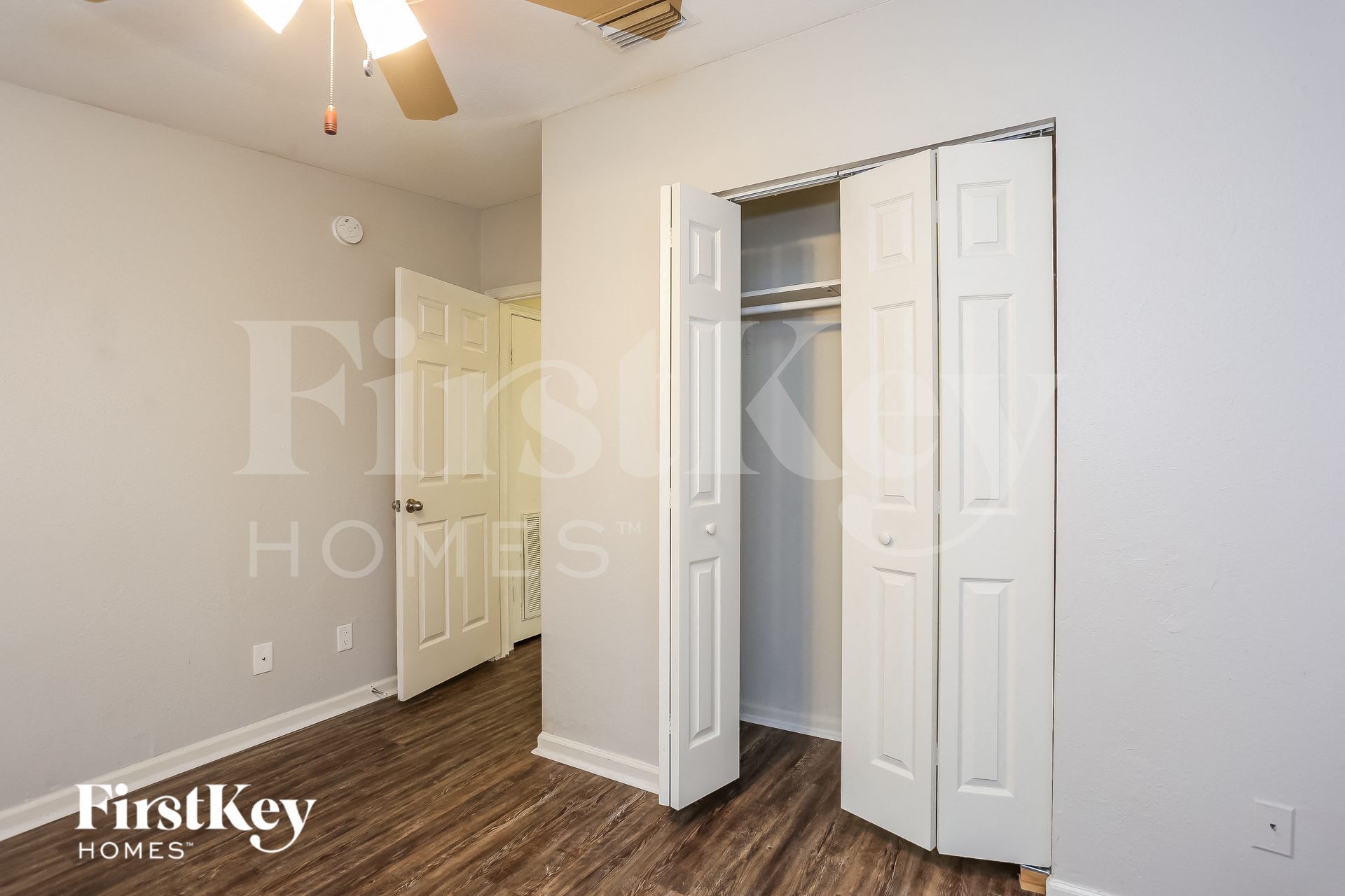 Building Photo - 805 35th Ave S