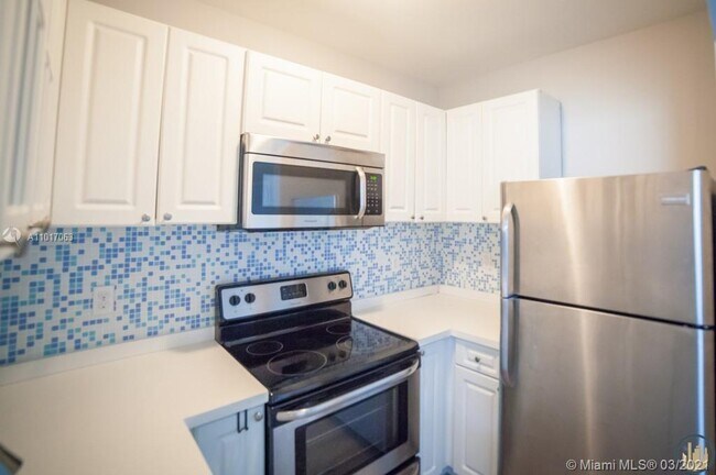 Building Photo - 53 NE 49th St