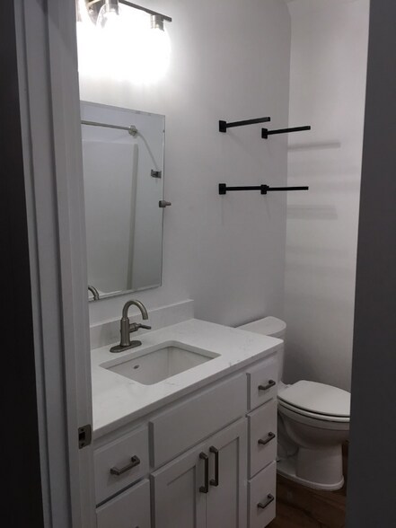 Primary Photo - 411 N Pine St