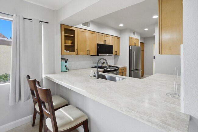 Building Photo - 436 Sunningdale Dr