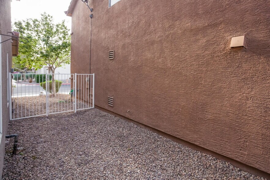 Building Photo - 4268 Perfect Drift St