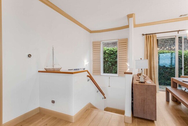 Building Photo - 1331 Costa Brava