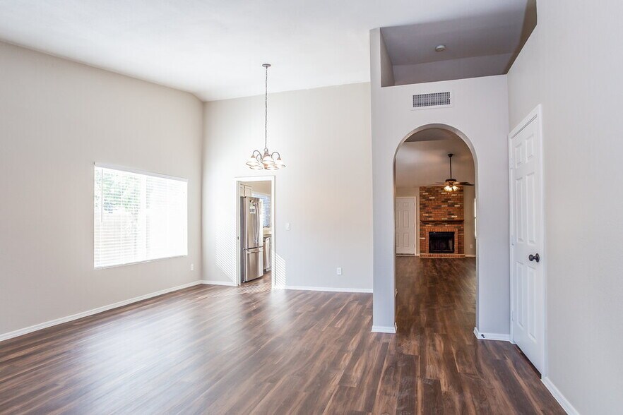 Building Photo - 19926 N 69th Ave