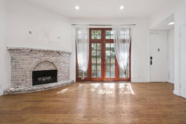 Building Photo - 6509 Kester Ave