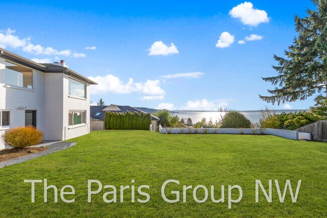 Building Photo - 12009 26th Ave SW