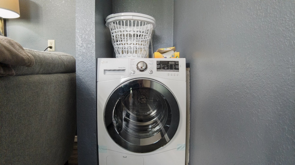 Building Photo - 420 Fall Creek Dr