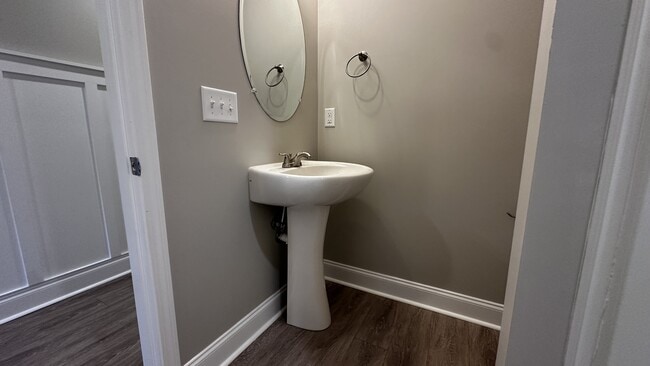 Building Photo - 1000 Henry Pl Blvd