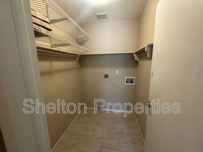 Building Photo - 7328 W Cherry Hills Dr