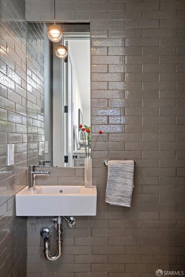 Building Photo - 903 Minnesota St