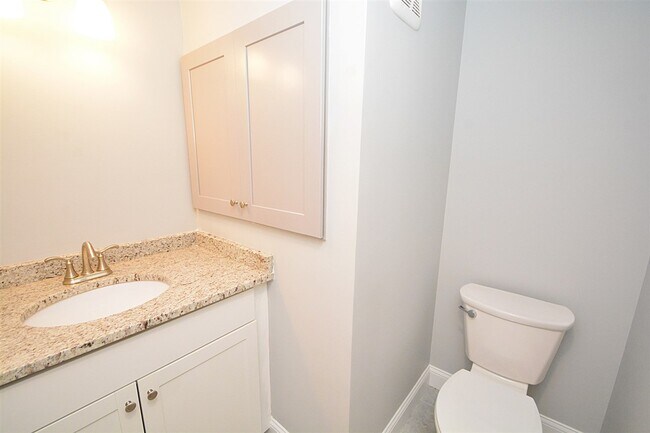 Building Photo - 53 1st NH Turnpike