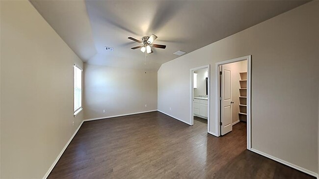 Building Photo - 11201 Coachmans Rd