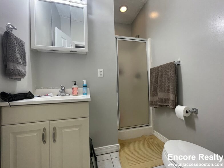 Building Photo - 41 Anderson St