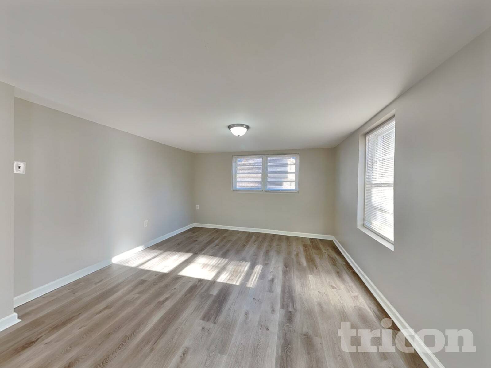 Building Photo - 4930 Sugar Creek Dr