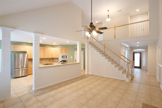 Building Photo - 22719 Sierra Lake Ct