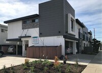 Building Photo - key3601