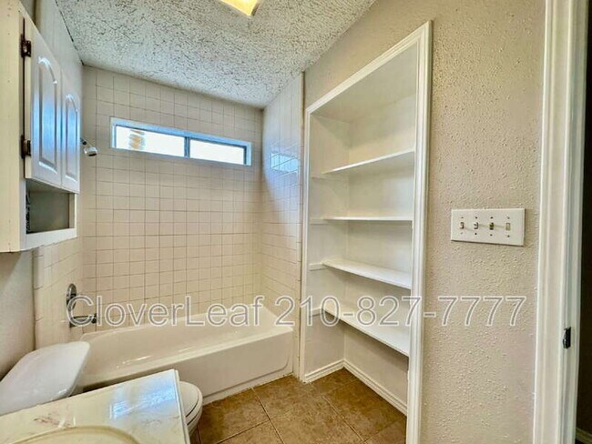 Building Photo - 10561 Starcrest Dr