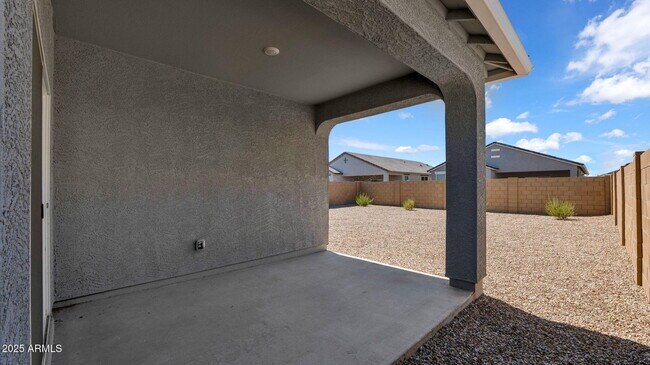 Building Photo - 40035 W Shaver Dr