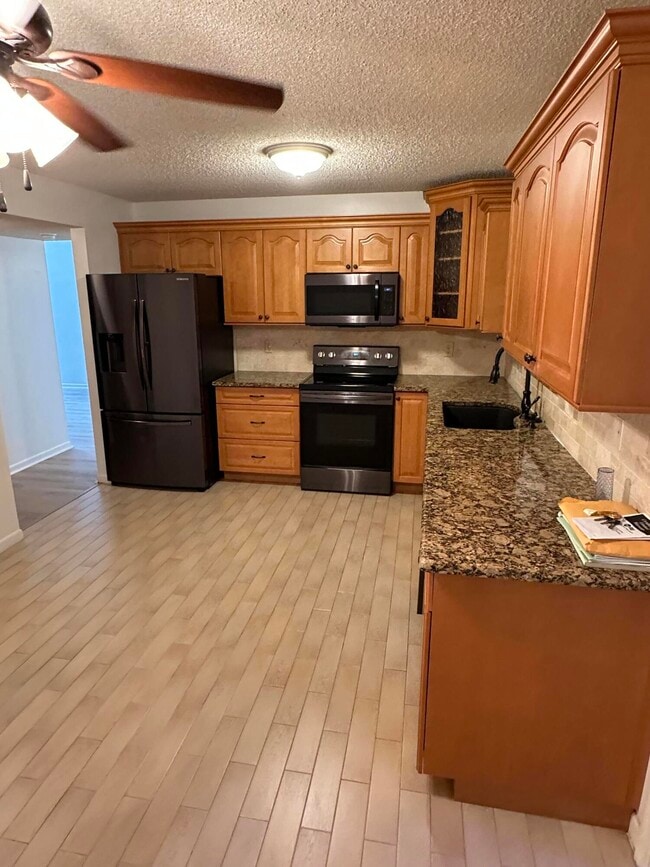 Building Photo - 22424 Thousand Pines Ln