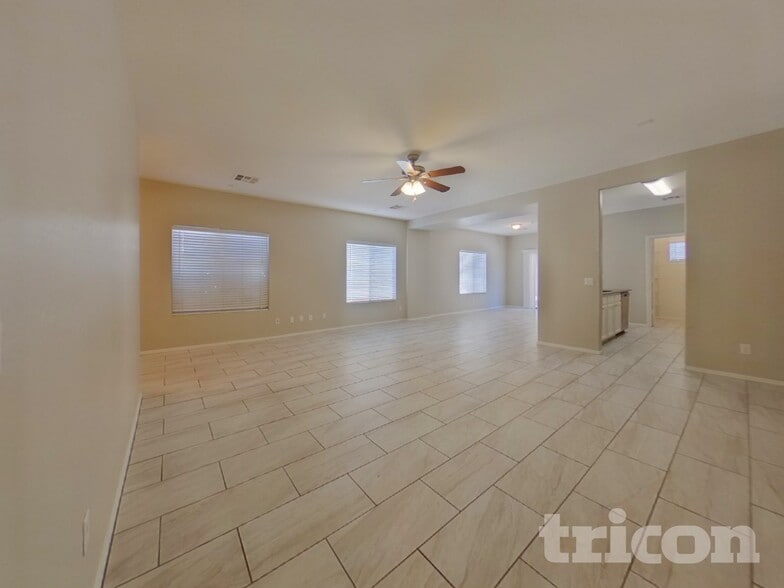 Building Photo - 442 E Cheyenne Rd