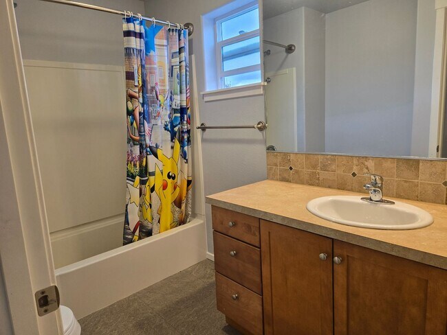 Building Photo - Gorgeous Mount Vernon Home 4 Beds 3.5 Bath...