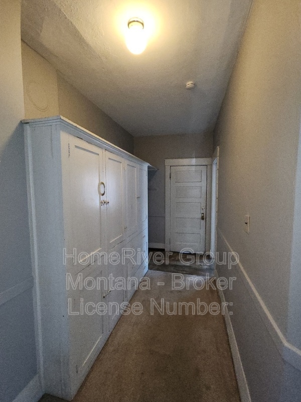 Building Photo - 534 S 3rd St W