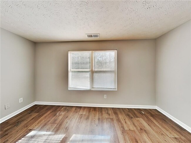 Building Photo - 8304 Fairington Village Dr