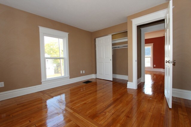 Building Photo - 1054 Sibley St NW