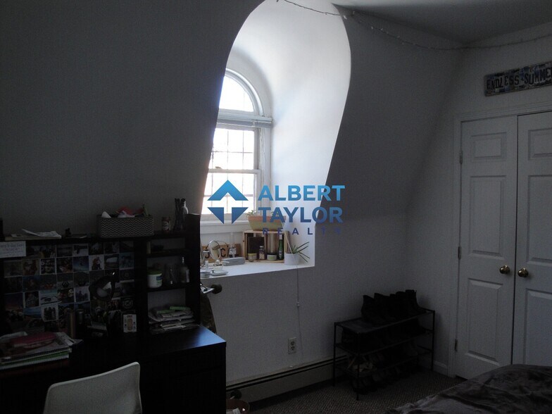 Primary Photo - 176 Northampton St