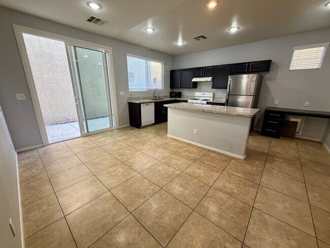 Building Photo - Gorgeous 3 bedroom 1 car garage home in SW ready for immediate move-in!!