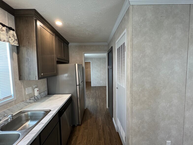 Building Photo - 16190 Normandy St