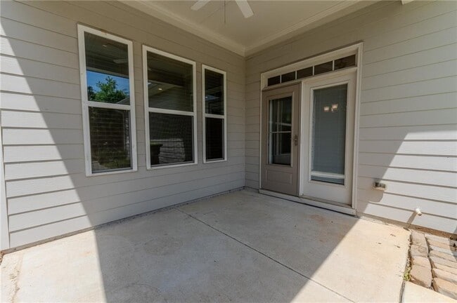 Building Photo - 165 Mansfield Dr